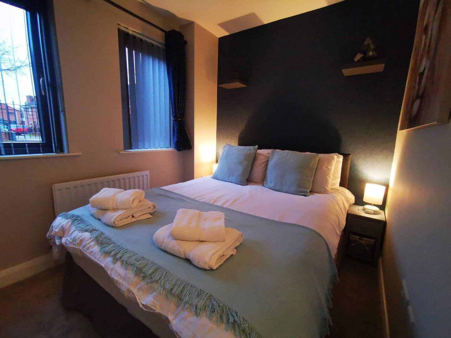 Belfast Central 2 Bedroom Luxurious Modern Stay ภายนอก รูปภาพ