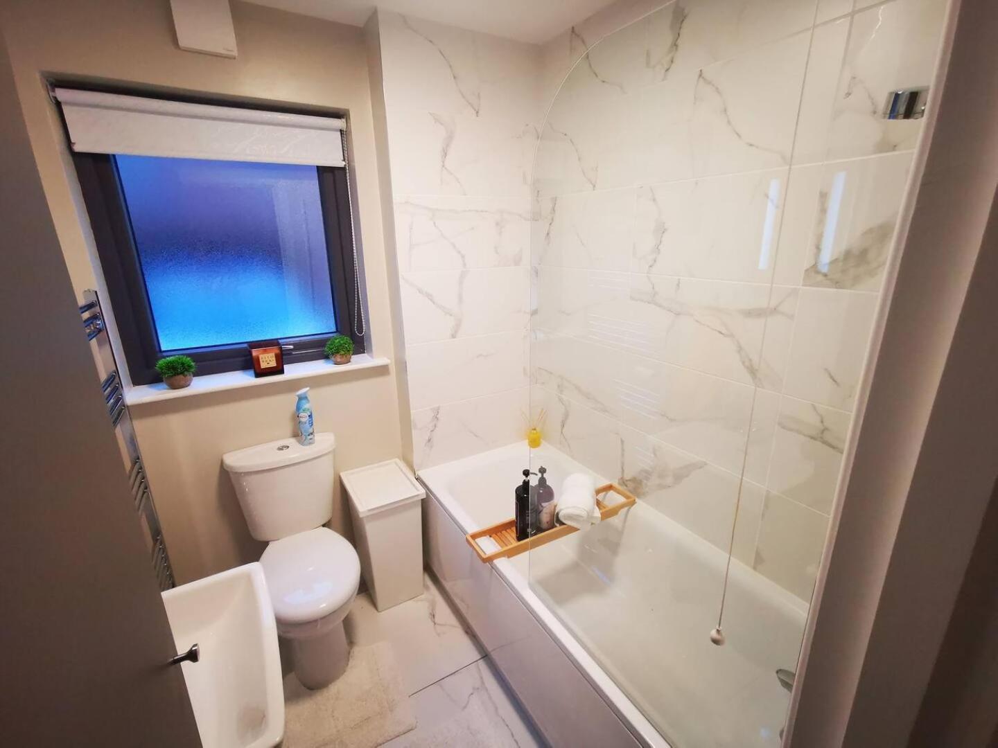 Belfast Central 2 Bedroom Luxurious Modern Stay ภายนอก รูปภาพ