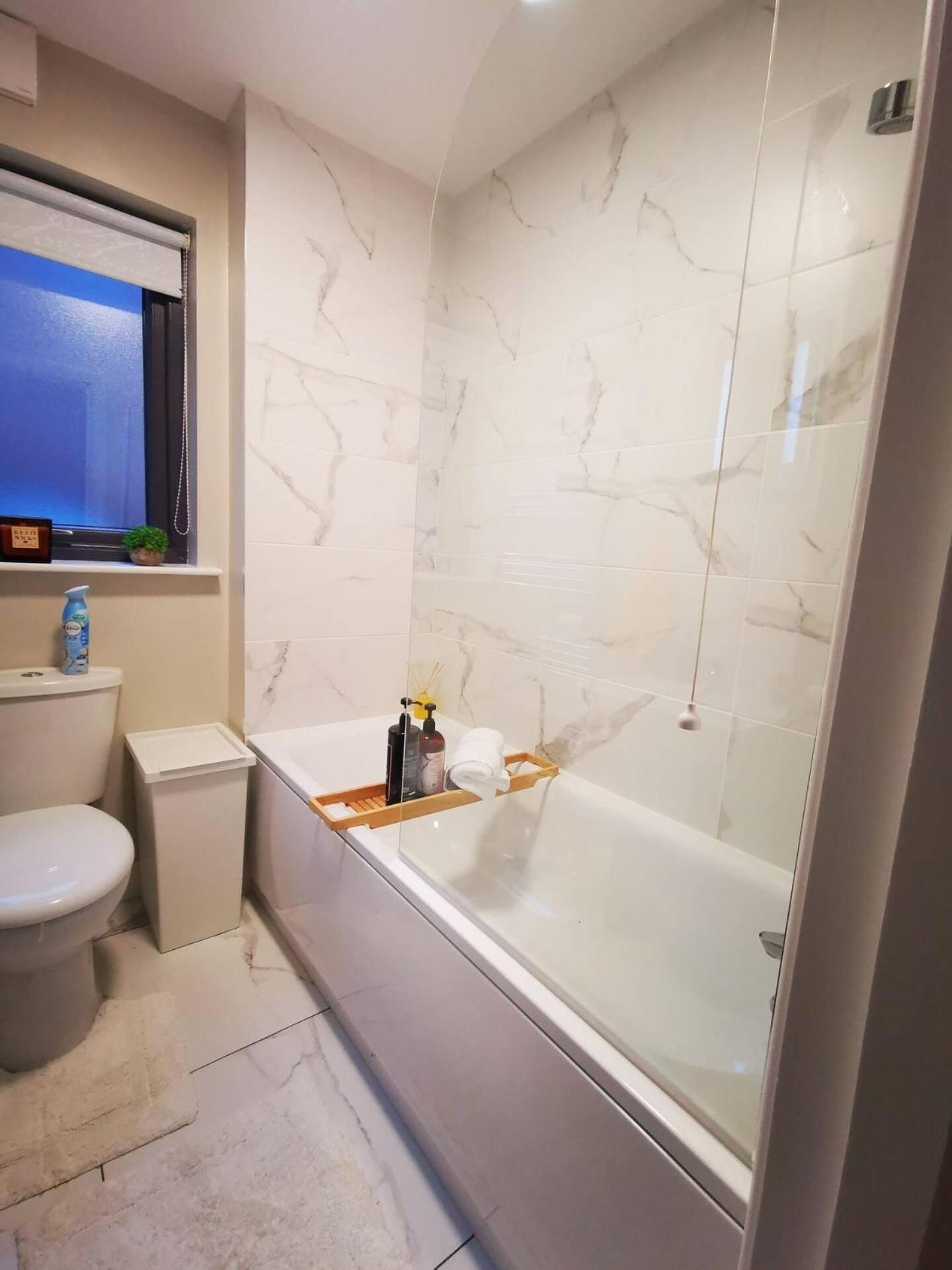 Belfast Central 2 Bedroom Luxurious Modern Stay ภายนอก รูปภาพ