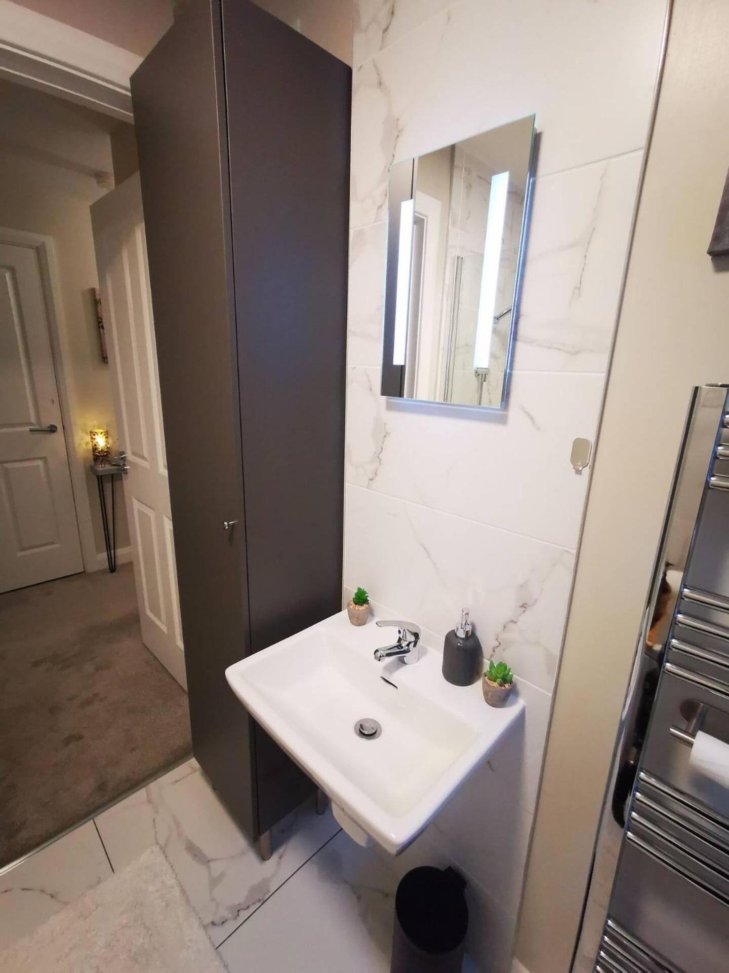 Belfast Central 2 Bedroom Luxurious Modern Stay ภายนอก รูปภาพ