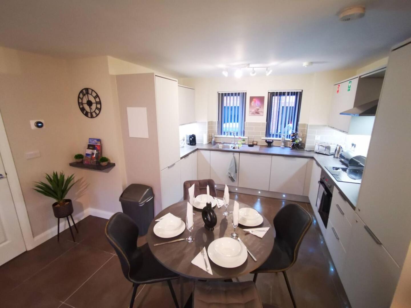 Belfast Central 2 Bedroom Luxurious Modern Stay ภายนอก รูปภาพ