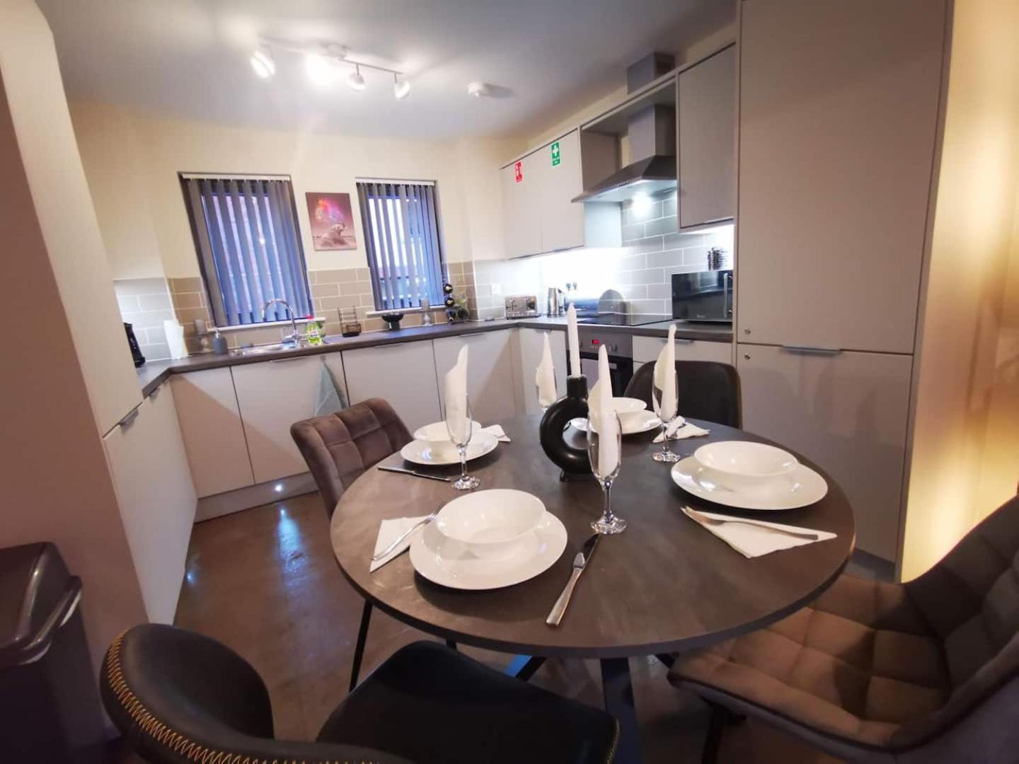 Belfast Central 2 Bedroom Luxurious Modern Stay ภายนอก รูปภาพ