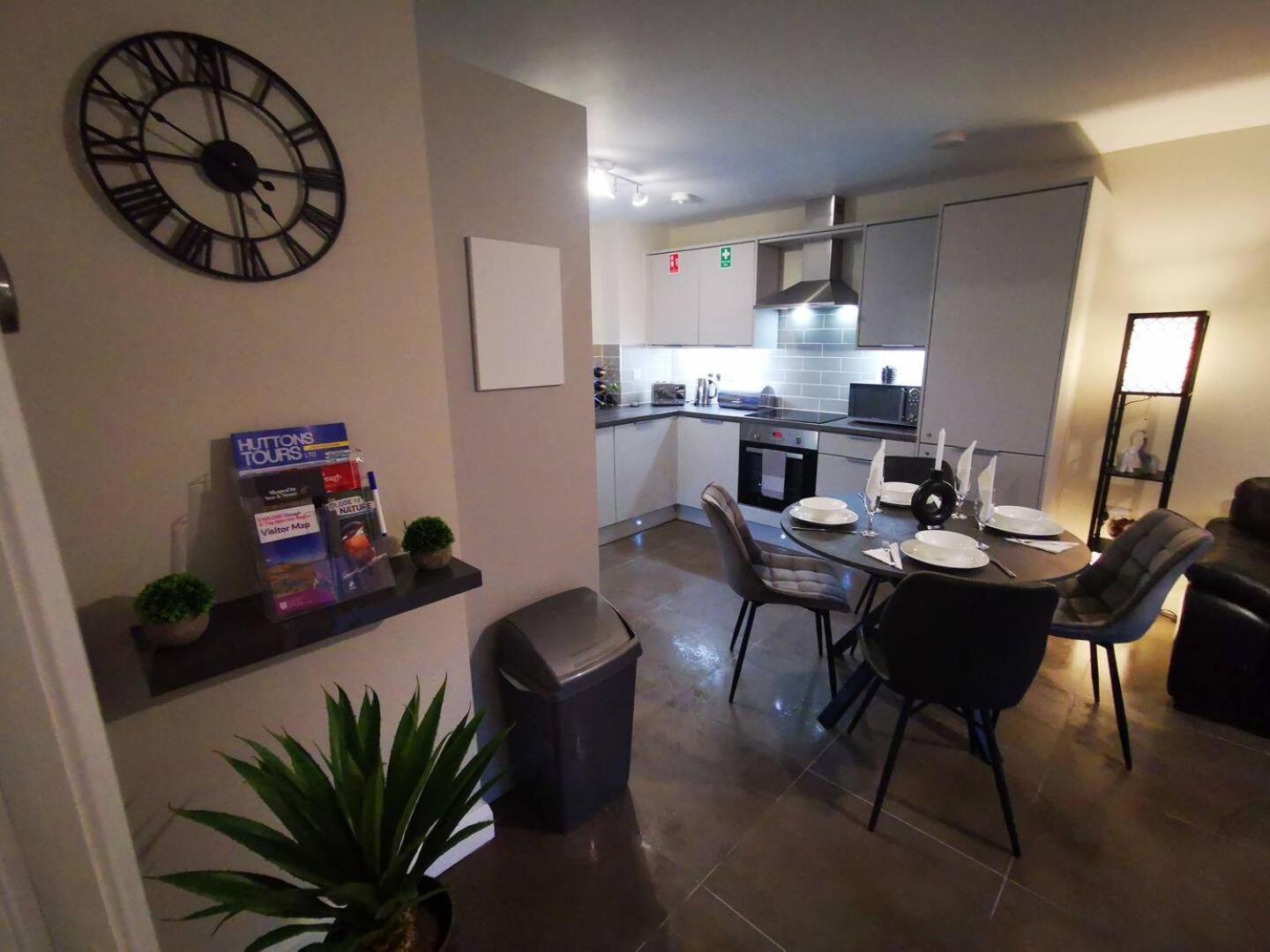 Belfast Central 2 Bedroom Luxurious Modern Stay ภายนอก รูปภาพ
