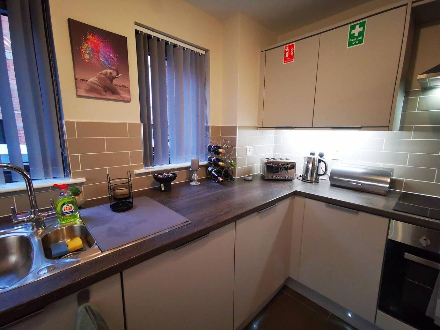 Belfast Central 2 Bedroom Luxurious Modern Stay ภายนอก รูปภาพ