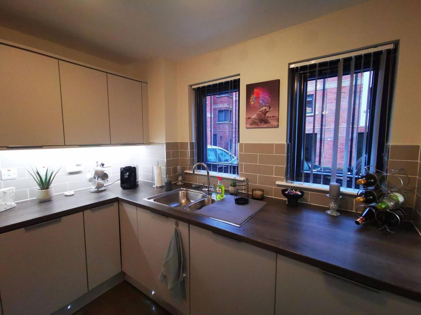 Belfast Central 2 Bedroom Luxurious Modern Stay ภายนอก รูปภาพ