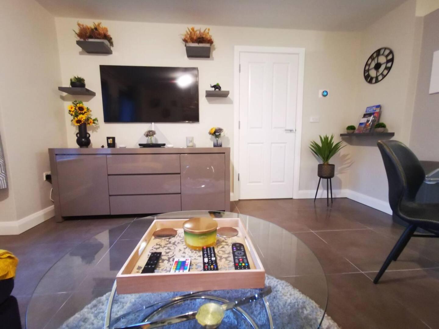 Belfast Central 2 Bedroom Luxurious Modern Stay ภายนอก รูปภาพ
